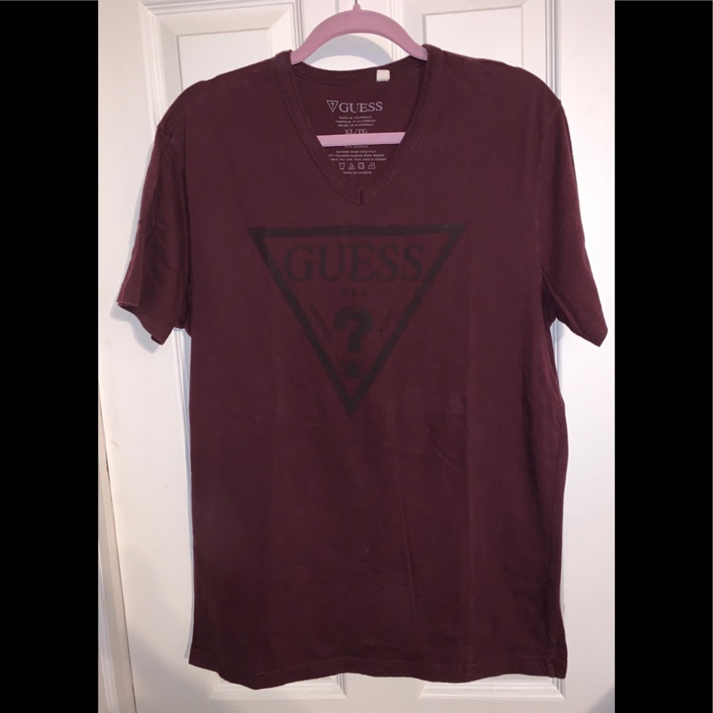 EUC Guess tee shirt v-neck. Size XL. Maroon&black